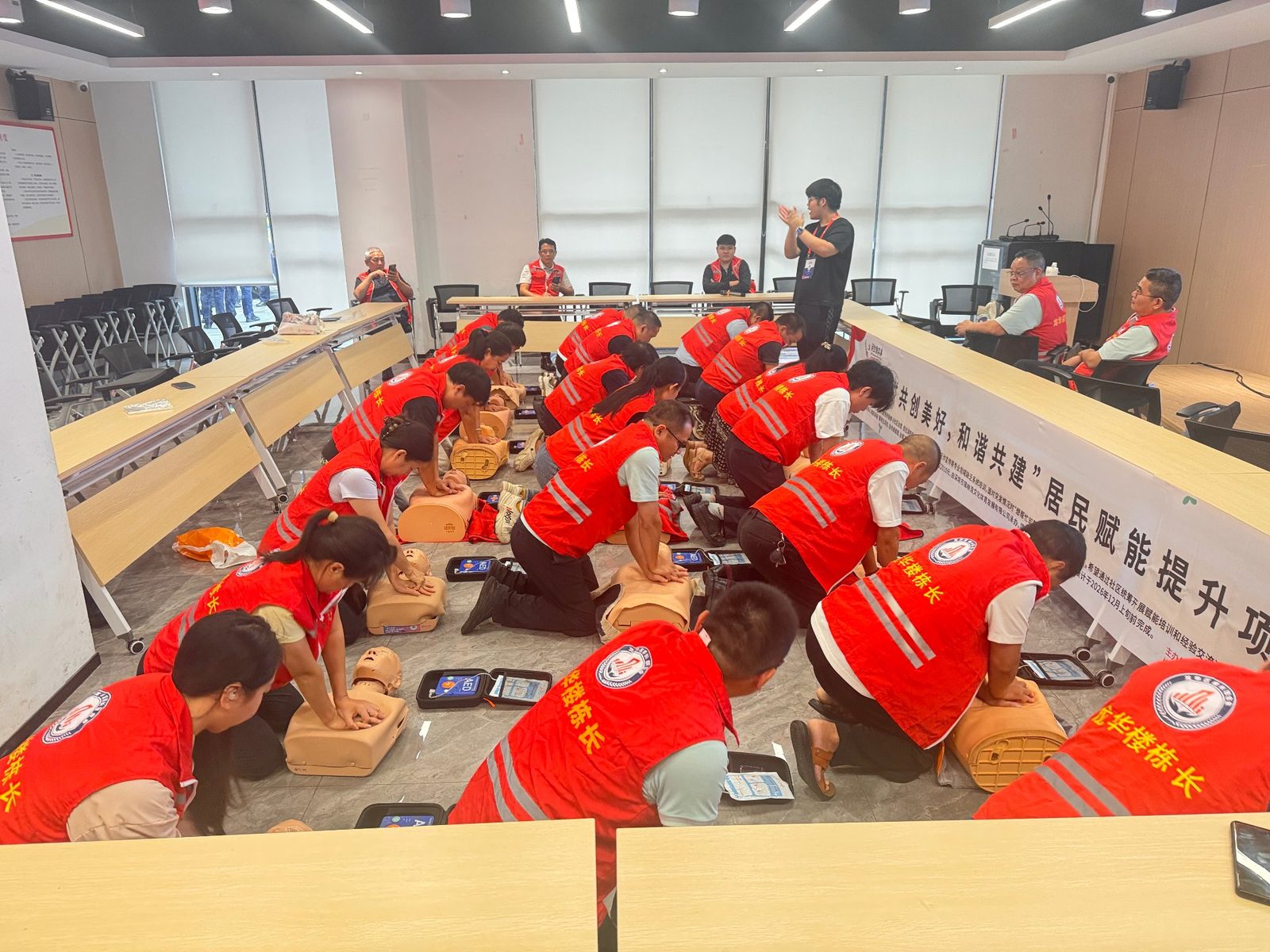 民生微实事 · 龙华区「楼栋长」CPR + AED 实训