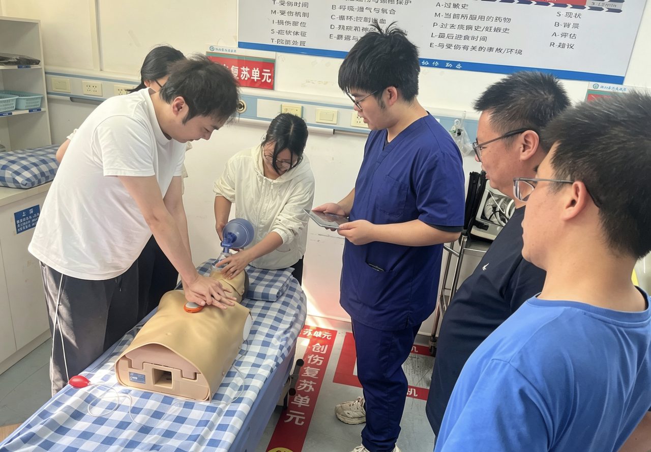 对口帮扶清远阳山县人民医院 BLS 培训